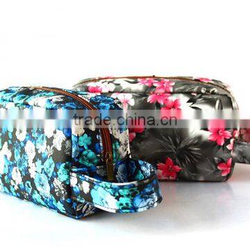 Large space floral cosmetic bag with hanger Customed leather LOGO