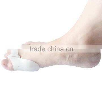 Hallux Valgus for Bunion Correction toe bunion protector for extrusion and overlapping with two loops