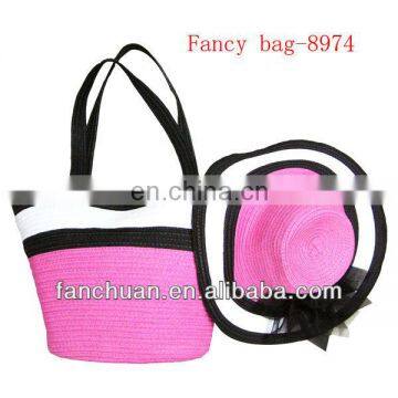 fashion straw beach bag and hat for lady