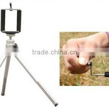Extendable Selfie Mini Tripod for Mobile Phones and for IPhone Samsung and Digital Cameras photo-2