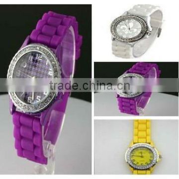 Good Quality Lady Women Fashion Diamond Crystal Geneva Silicone Jelly Watch