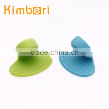 Various Color Easy Handle Silicone Hot Dish Holder