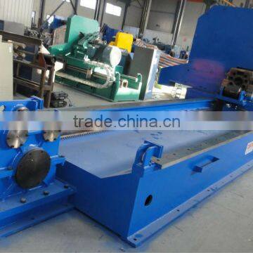 Automatic flying cutting saw