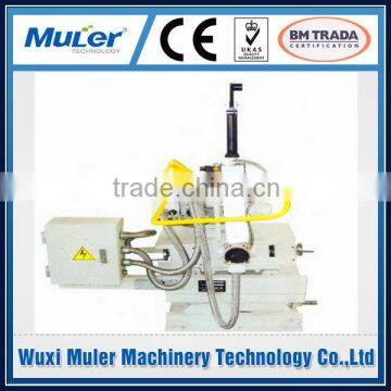 automatic extractor for hot chamber die casting machine