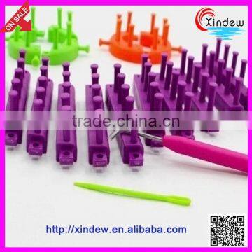 PLASTIC KNITTING LOOM SET