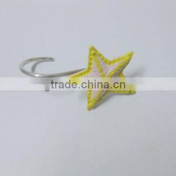 Polyesin plastic curtain hanging hooks
