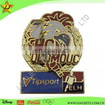 Wholesale cheap custom army police sports running gold souvenir magnetic military badge