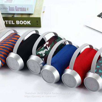 J5 Flashlight Wireless Bluetooth Speaker Outdoor Camping Lamp Portable Plug-in Card Mini-fabric Speaker photo-2