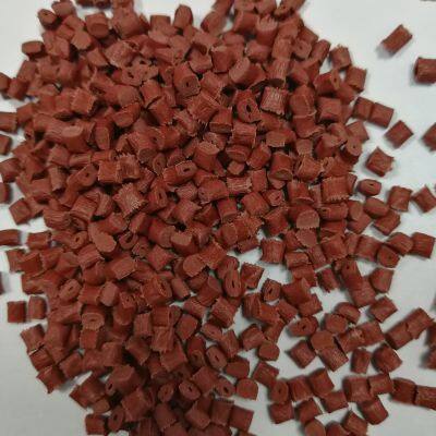 Pour l'Ultramid A3X2G7, résine de polyamide 66 (nylon 66) renforcée à 35 % de fibres de verre, grade pour moulage