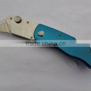 utility knife with comfortable grip and rotary cutter blade