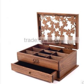 Classic brown bracelet box for jewellery collection