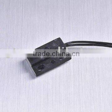 Magnetic proximity sensor