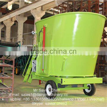 Dairy Farm Feed Mixer Machine With Conveyor Machine