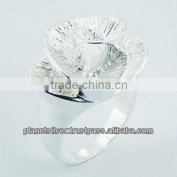 Adorable Twirled Flower Plain 925 Silver Plated Designer Ring