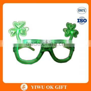 Wholesale Clover LED St Patricks Day Party Decoration Glasses