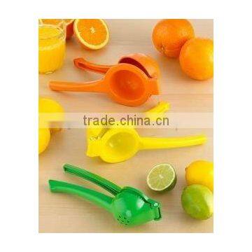 Plastic manual citrus fruit juicer tongs