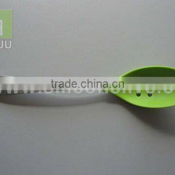 silicone slotted ladle