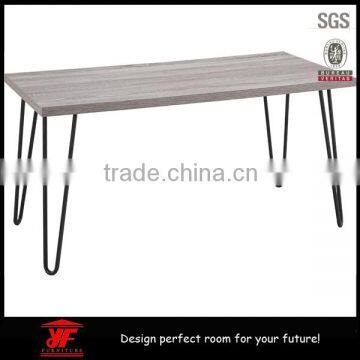 Modern wood coffee table with hairpin legs                        
                                                                                Supplier's Choice