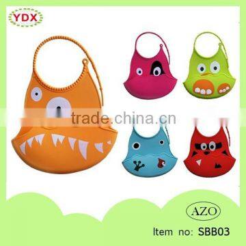 New design customized printed promotion baby silicone bibs