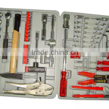 Multifunctional emergency hand tool set