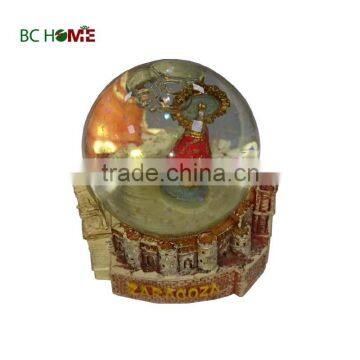 Customized tourist souvenir snow globe