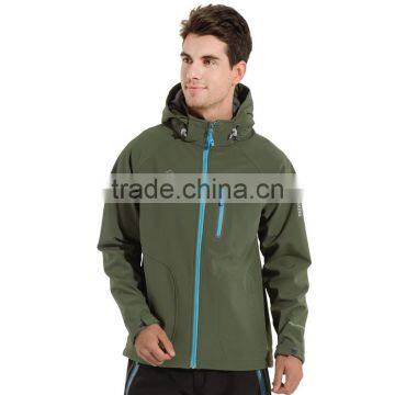 Windproof men's outdoor softshell jacket with hood