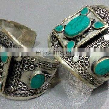 (KB-00001) Afghan cuff emerald