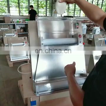 Best Selling dumpling pizza skin dough wrapper making machine with good price pizza dough ball making machine