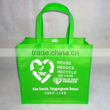 Large non-woven shopping bag with hook and loop closure                        
                                                Quality Choice