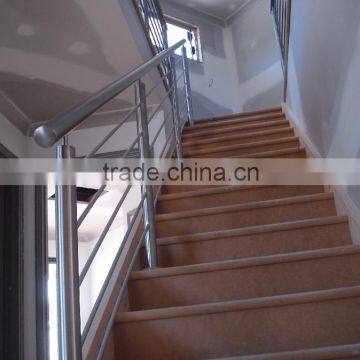 Horizontal Bar Balustrade Fully Welded on Staircase photo-2