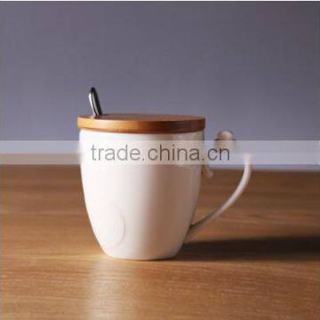 2016 Ceramic Tea Cup with Wooden Lip and Spoon for Drinkware Kitchen Ornament                        
                                                Quality Choice