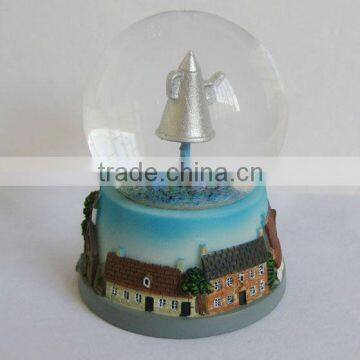 High quality resin customized snow globe,water globe