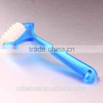 Wholesale small handheld plastic manual massager for promotion gift