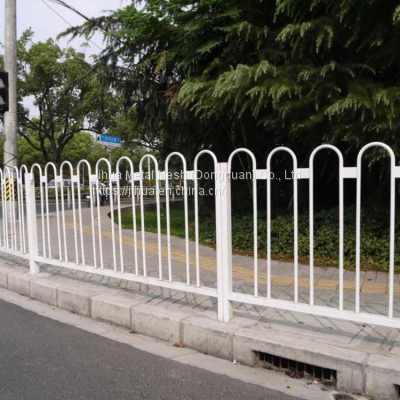 Wholesale of galvanized pipe road guardrail inverted U-shaped fence