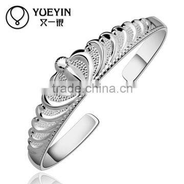 Shiny Crown Design Adjustable Openable Silver Party Bangle For Lady