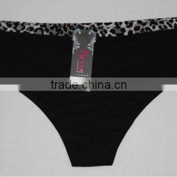 2014 Latest Design Seamless Bonded Thong Underwear Woman