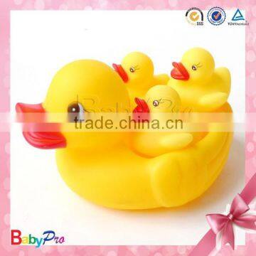 2015 China manufacturer supplier plastic yellow bath duck PVC material promotional gift rubber duck baby bath duck