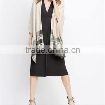 2015 Hot Selling Woman Print Hem Loose Kinitted Cape Kimono