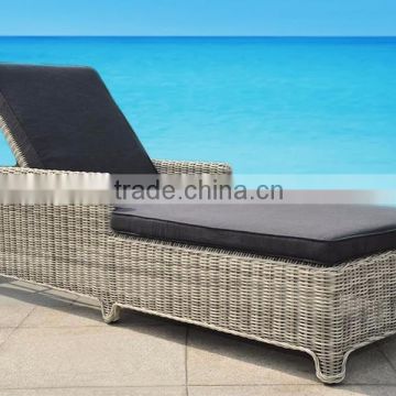 New Trendy Design Wicker Sunbed