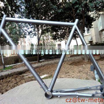 2016 new design Titanium mountain bicycle frame customized Ti mtb bike frame with disc brake and inner line