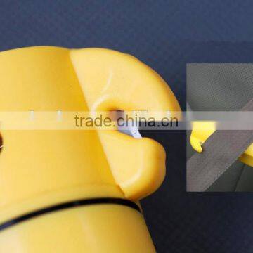 Wholesale Multifunction Emergency Safety Hammer With Flashlight & Belt Cutter photo-2