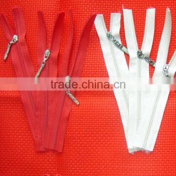 wholesale Chain Zippers and Sliders plastic zip fastener