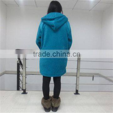 Custom hooded coral fleece bathrobe from China factory