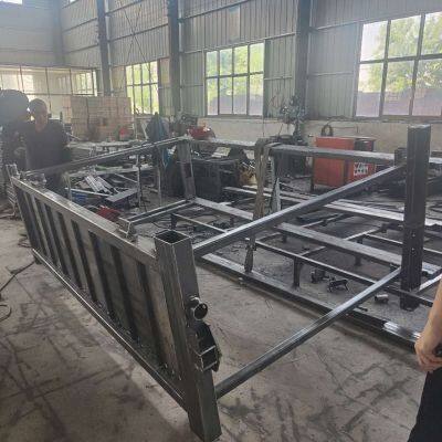 High Quality Cattle Handling Equipment Used Heavy Duty Cattle Crush Squeeze Weighing Scale photo-2