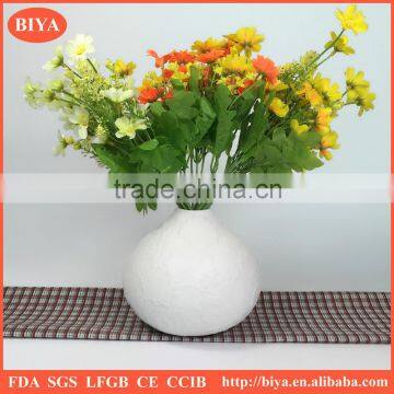 lowest EU anti-dumping duty ceramics unique wholesale good price white porcelain flower pot with relief embossment vase flower