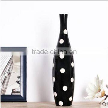 Factory Cheap Black and White Ceramic Small Modern Vase for Home Decor photo-3