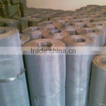 Galvanized enamelled window screen in roll