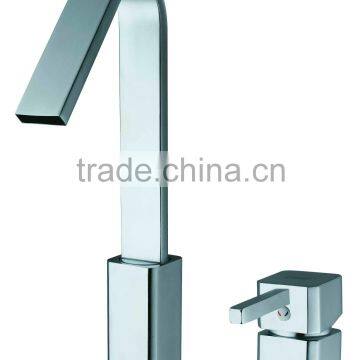 chrome color wide spread basin mixer 07/M8561