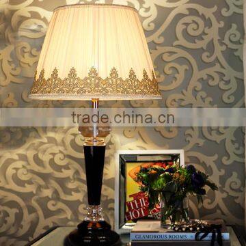 Column design clear and black K9 crystal table lamp with lace lampshade
