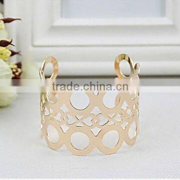 Dubai fashion jewelry 2015 heart hollow bangle with factory direct sale